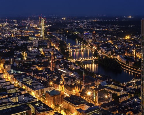 Sophisticated Melbourne cityscape at twilight representing premium Australian city stays