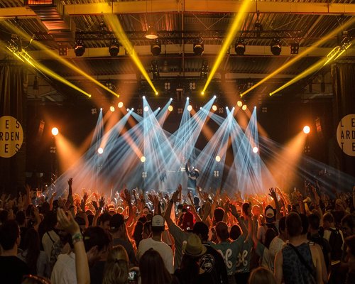 Esports stage lighting and audience